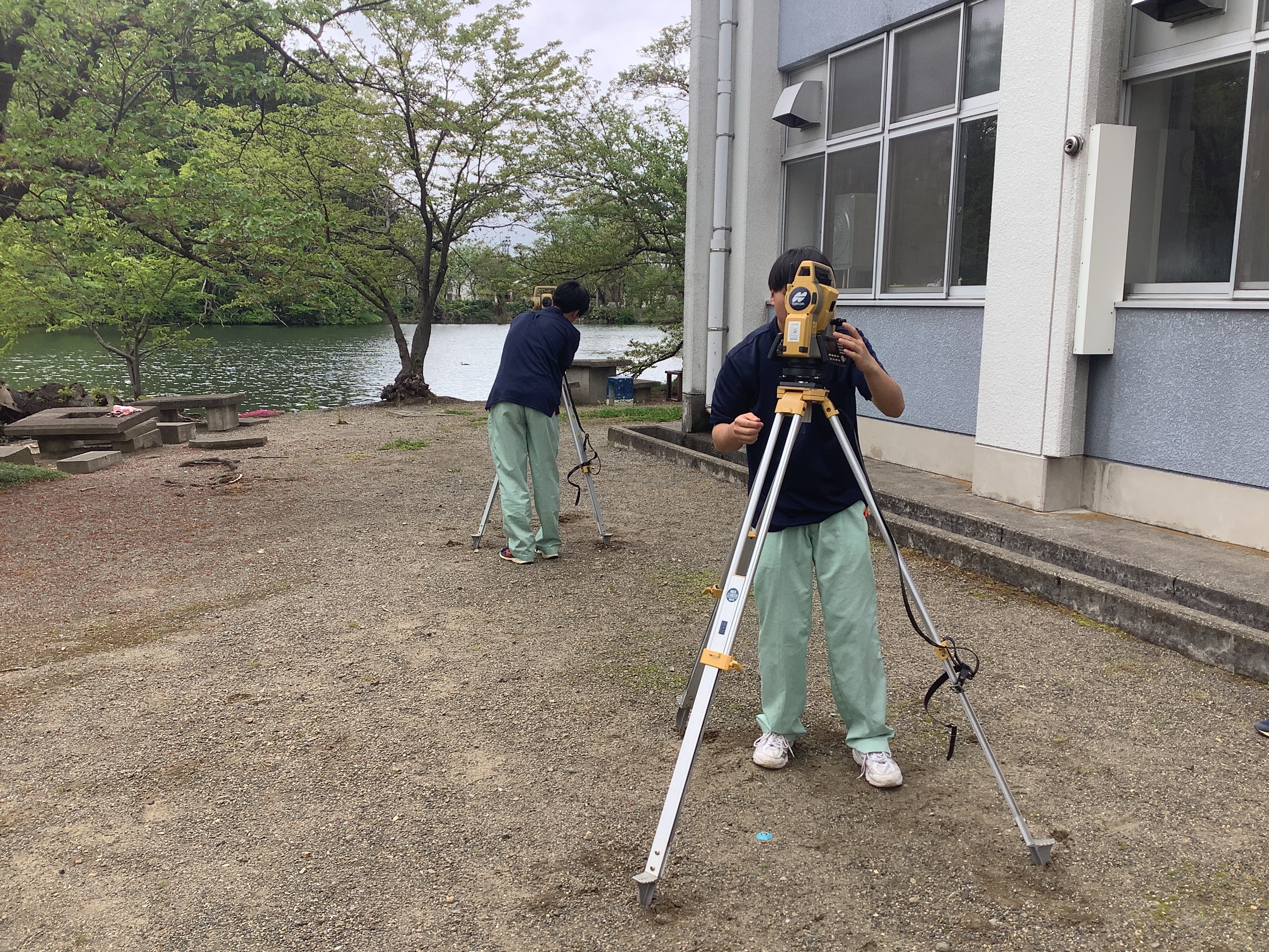 校内での測量練習